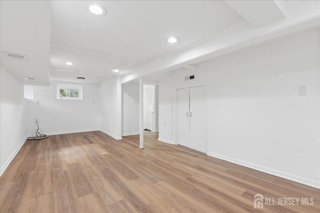 109 E 6 Avenue, Roselle, NJ 07203