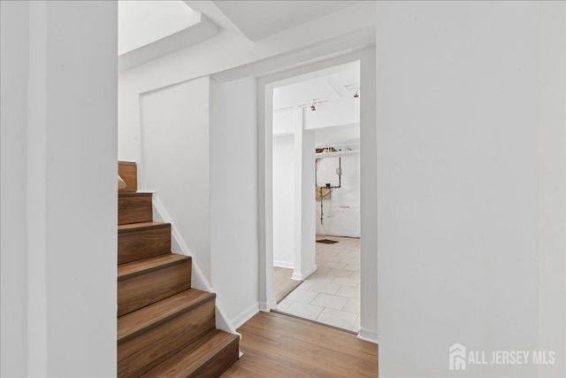 109 E 6 Avenue, Roselle, NJ 07203