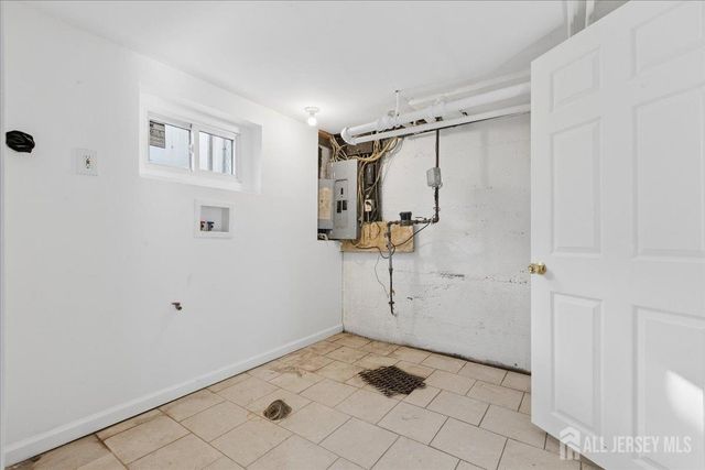 109 E 6 Avenue, Roselle, NJ 07203