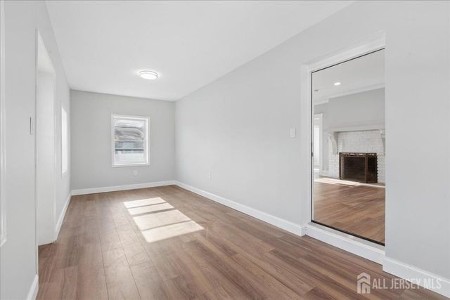 109 E 6 Avenue, Roselle, NJ 07203