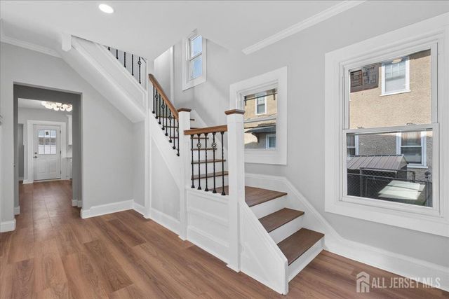 109 E 6 Avenue, Roselle, NJ 07203