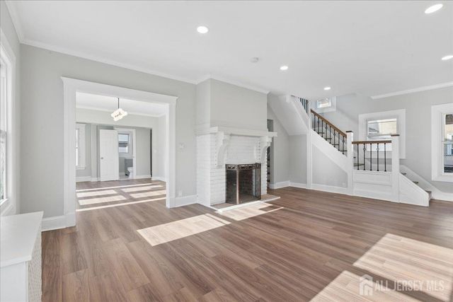 109 E 6 Avenue, Roselle, NJ 07203