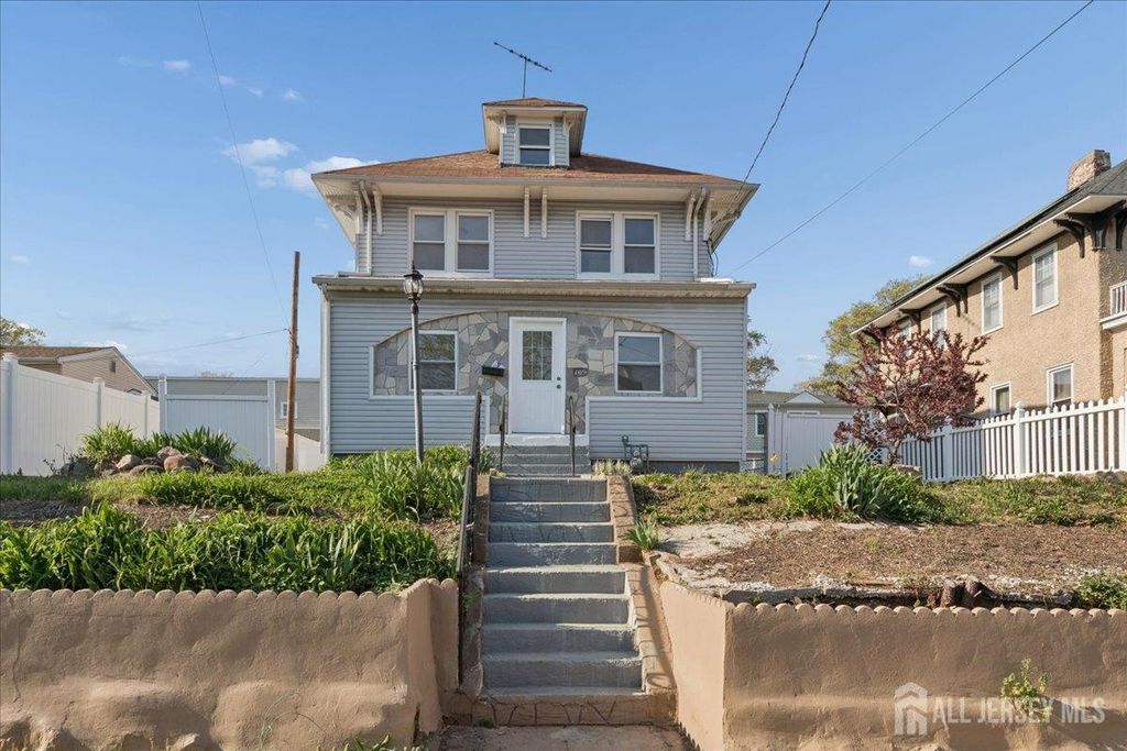 109 E 6 Avenue, Roselle, NJ 07203