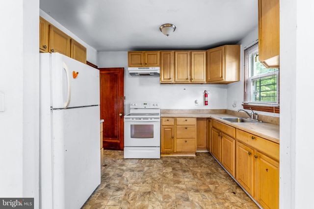 1201 CHAPLIN ST SE, Washington, DC 20019
