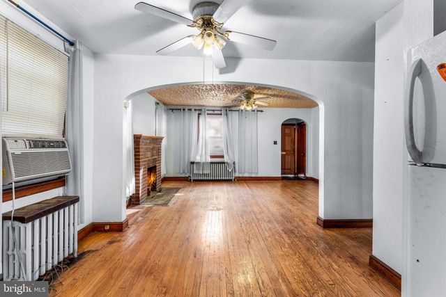 1201 CHAPLIN ST SE, Washington, DC 20019