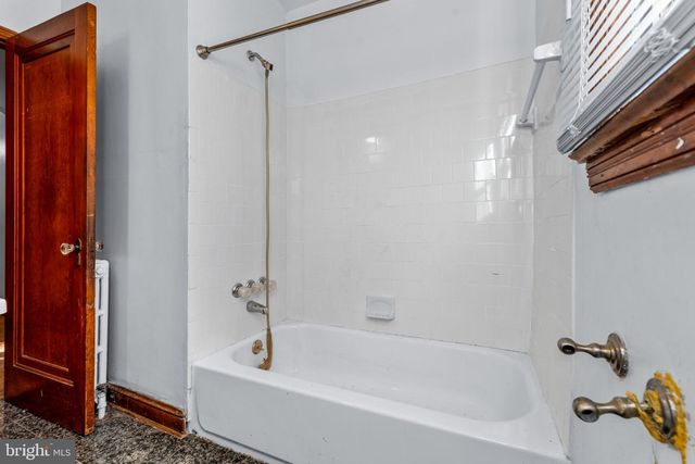 1201 CHAPLIN ST SE, Washington, DC 20019