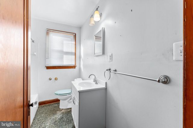1201 CHAPLIN ST SE, Washington, DC 20019
