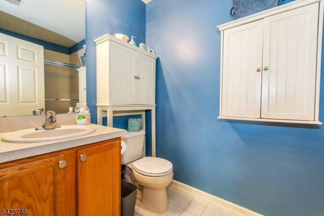 366 Cambridge Dr, Butler Boro, NJ 07405