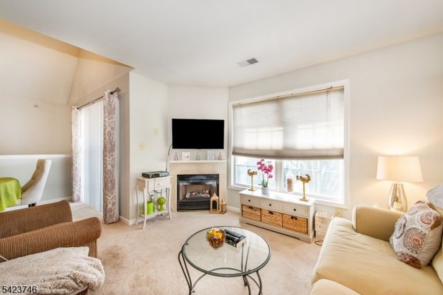 366 Cambridge Dr, Butler Boro, NJ 07405