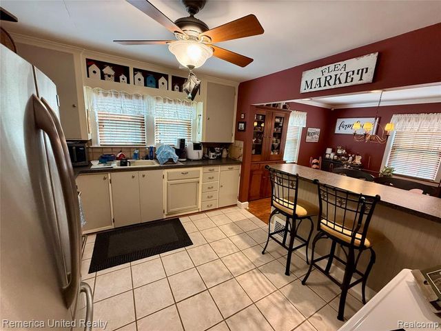 603 N Michigan Avenue, Howell, MI 48843