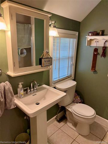 603 N Michigan Avenue, Howell, MI 48843