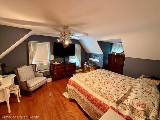 603 N Michigan Avenue, Howell, MI 48843