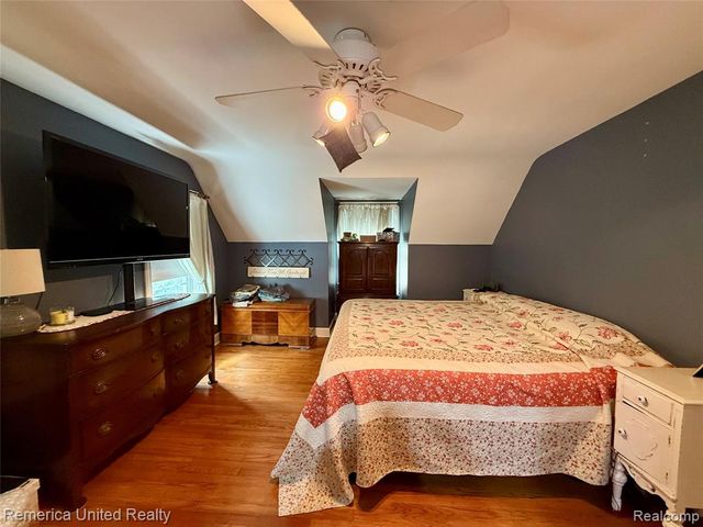 603 N Michigan Avenue, Howell, MI 48843