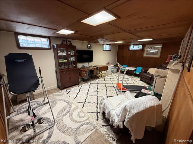603 N Michigan Avenue, Howell, MI 48843