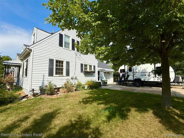 603 N Michigan Avenue, Howell, MI 48843
