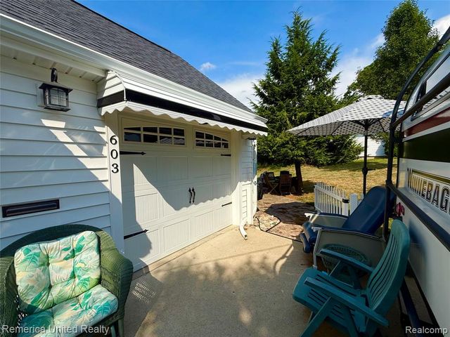 603 N Michigan Avenue, Howell, MI 48843