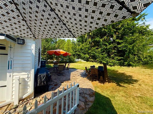 603 N Michigan Avenue, Howell, MI 48843