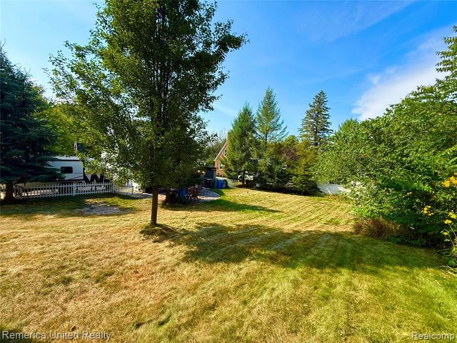 603 N Michigan Avenue, Howell, MI 48843