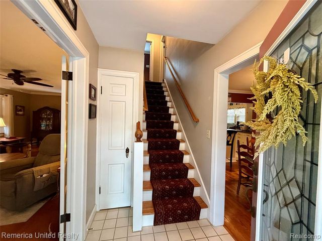 603 N Michigan Avenue, Howell, MI 48843