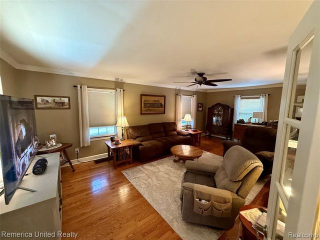 603 N Michigan Avenue, Howell, MI 48843