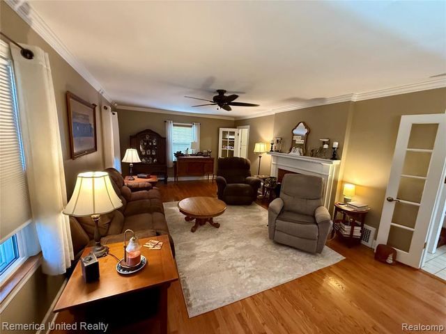 603 N Michigan Avenue, Howell, MI 48843