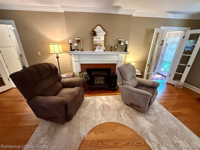 603 N Michigan Avenue, Howell, MI 48843