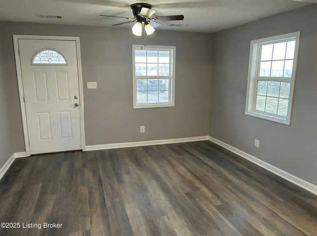 3706 Kramers Ln, Louisville, KY 40216