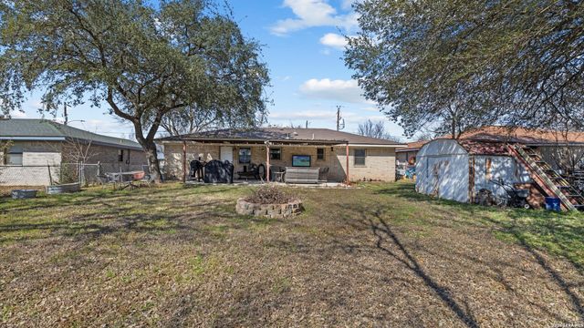 304 Sunflower, Marion, TX 78124