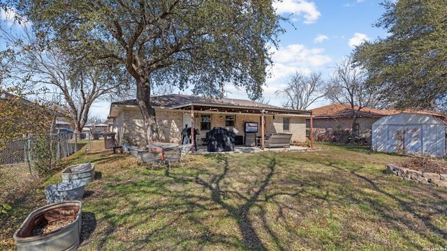 304 Sunflower, Marion, TX 78124