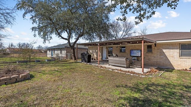 304 Sunflower, Marion, TX 78124