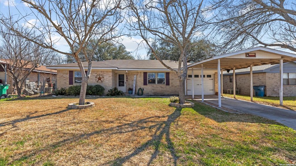 304 Sunflower, Marion, TX 78124