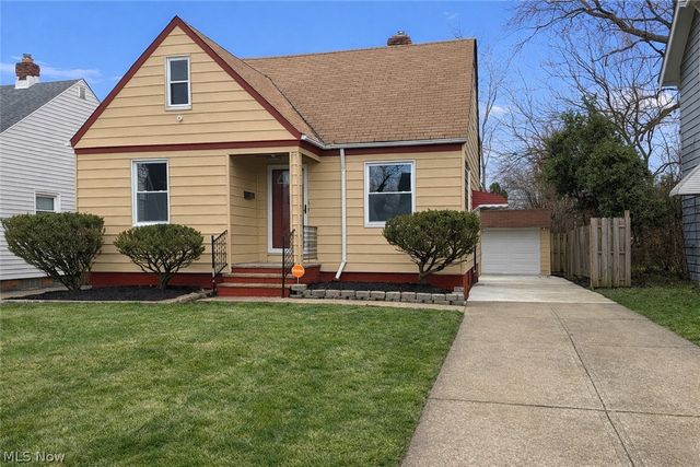 19910 Mountville Drive, Maple Heights, OH 44137