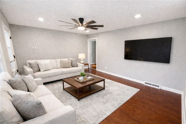 19910 Mountville Drive, Maple Heights, OH 44137