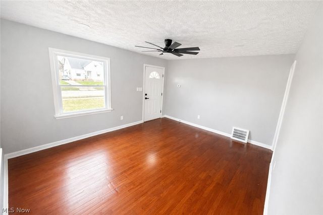 19910 Mountville Drive, Maple Heights, OH 44137