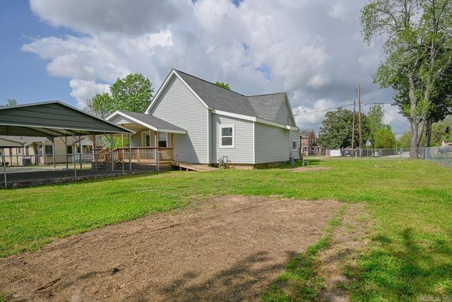 300 Reine Street, Mena, AR 71953