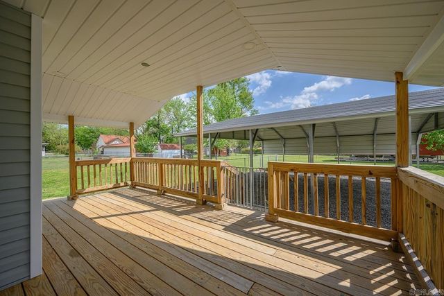 300 Reine Street, Mena, AR 71953