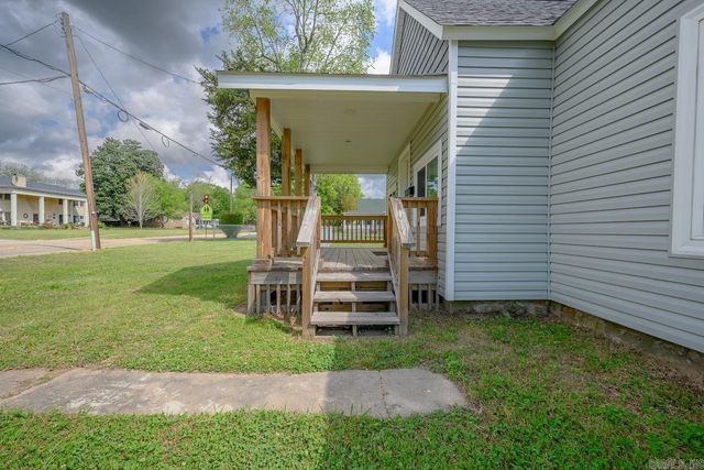 300 Reine Street, Mena, AR 71953