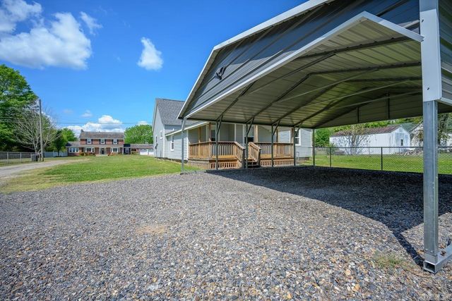 300 Reine Street, Mena, AR 71953