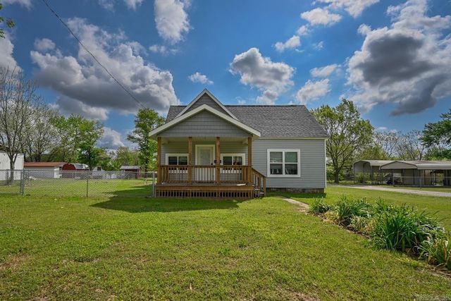 300 Reine Street, Mena, AR 71953