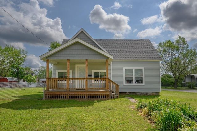 300 Reine Street, Mena, AR 71953