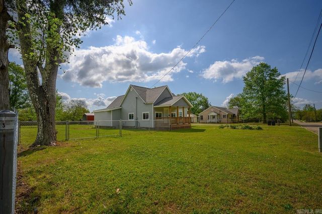 300 Reine Street, Mena, AR 71953