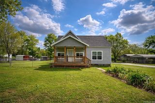 300 Reine Street, Mena, AR 71953