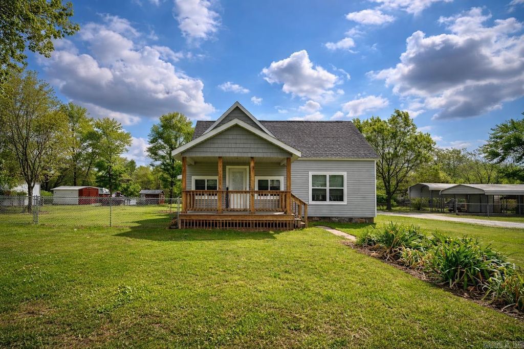 300 Reine Street, Mena, AR 71953