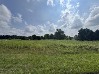 E E Mn Avenue, Comstock, MI 49041