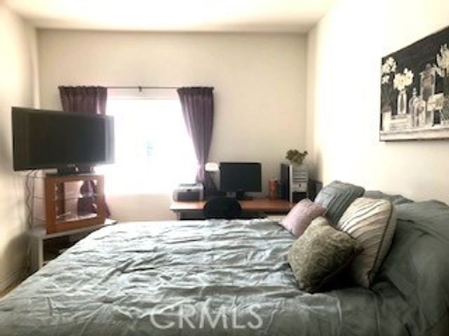 B215 Alburtis, Artesia, CA 90701