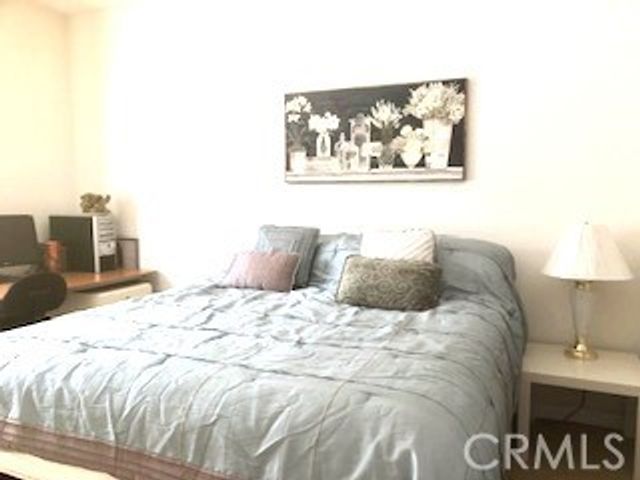 B215 Alburtis, Artesia, CA 90701