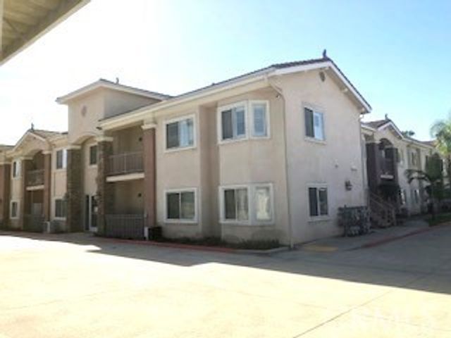 B215 Alburtis, Artesia, CA 90701