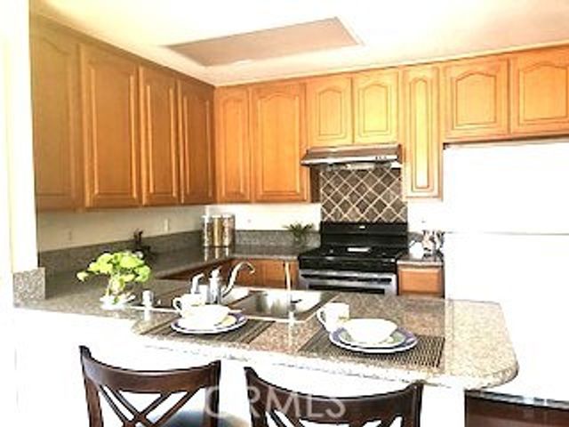 B215 Alburtis, Artesia, CA 90701