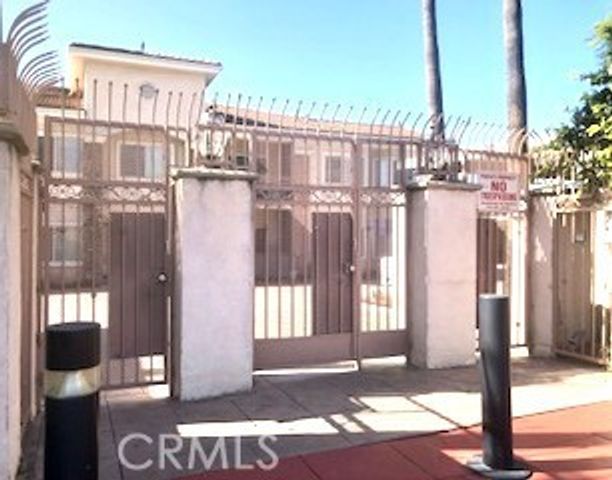 B215 Alburtis, Artesia, CA 90701