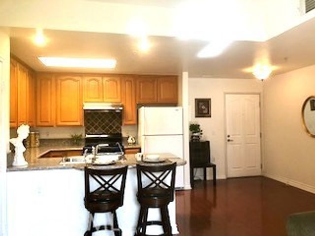 B215 Alburtis, Artesia, CA 90701